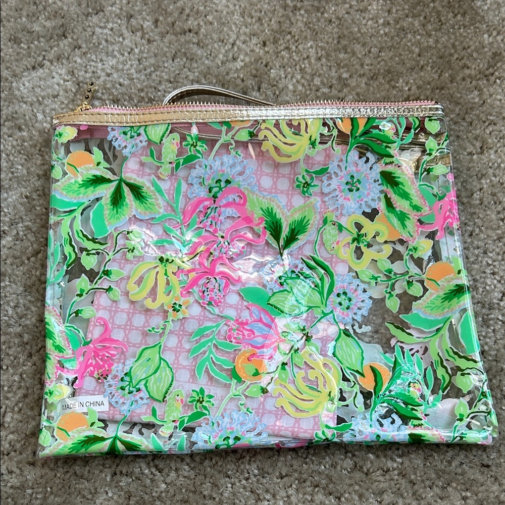 Lilly Pulitzer Vinyl Beach Day Pouch + Small Pouch NWOT - Picture 2 of 5